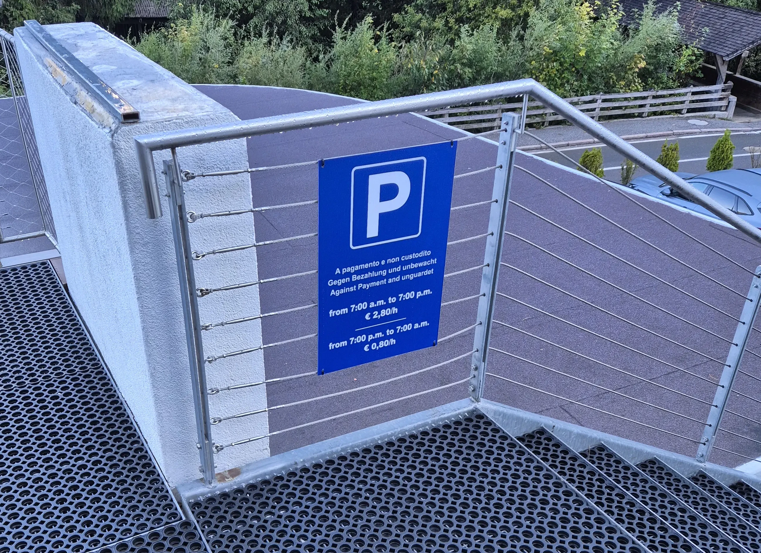 seceda-parking-lot-fee